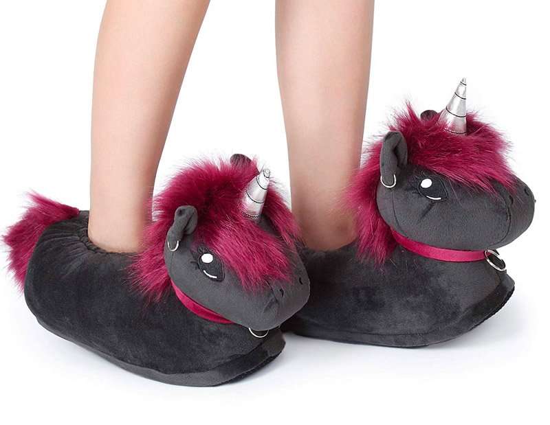 zapatillas de unicornio puestas